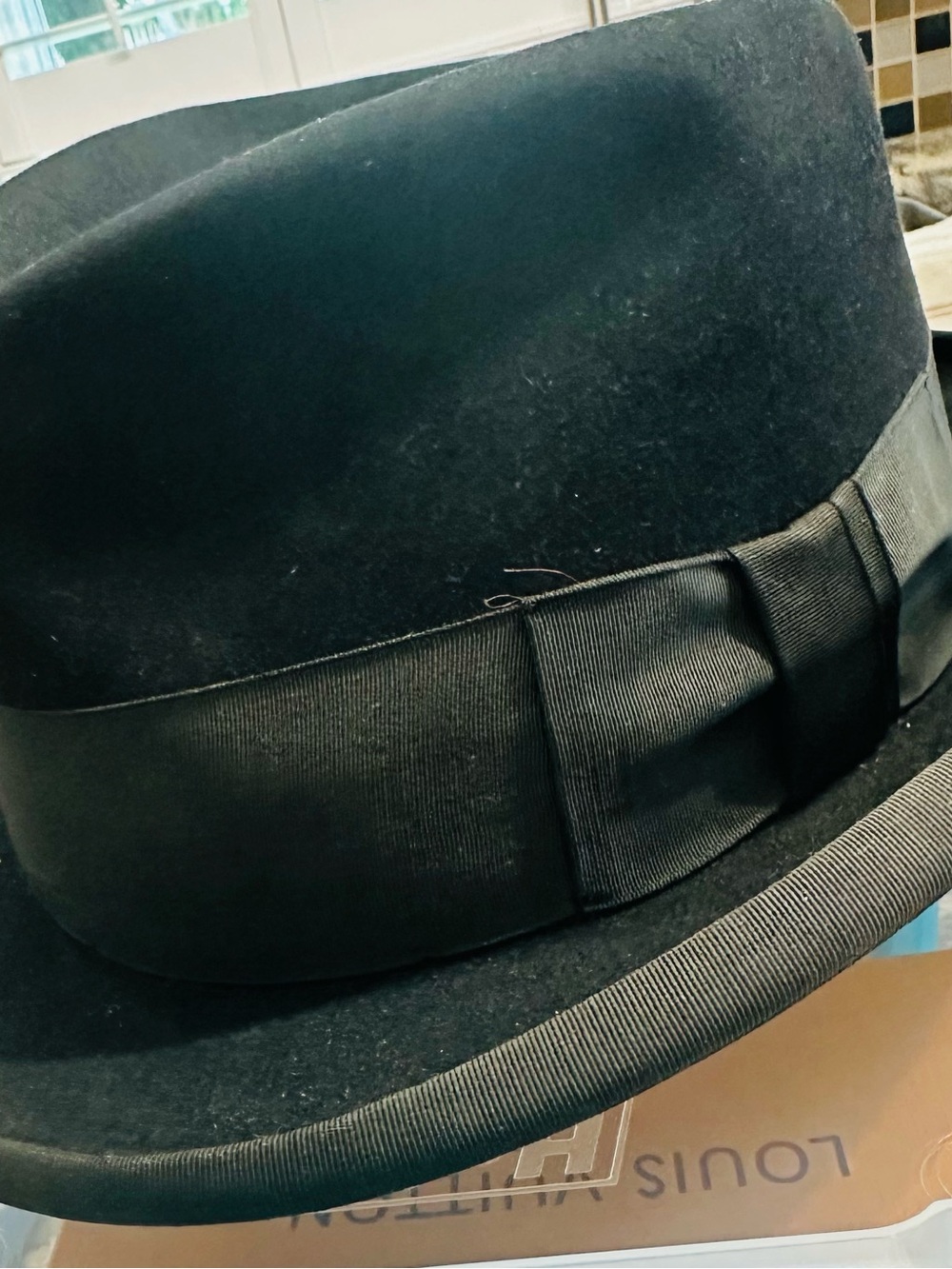 Mallory Fifth Avenue Classic Black Felt Fedora Hat with Grosgrain Band